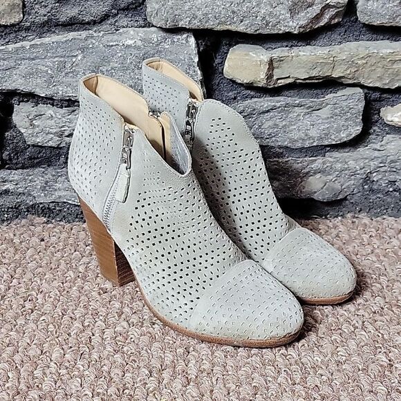Women's Rag and Bone New York leather heel booties short ankle boots size 39 - Picture 1 of 10